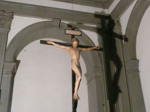 1024px-Crucifix_de_Michel-Ange